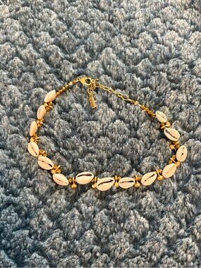 Gold Shell Choker Necklace with Cream Shells